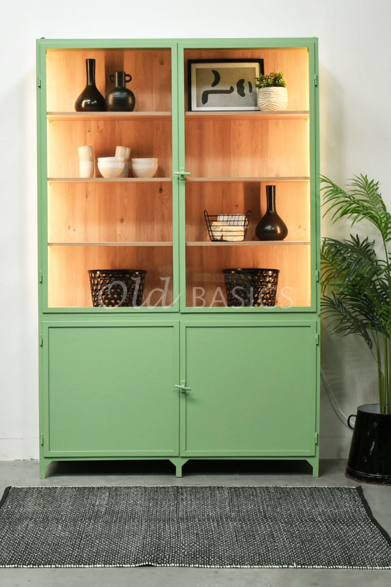 Detail van Apothekerskast Demi  Oak LED, 2 deuren, RAL6021, groen, materiaal staal